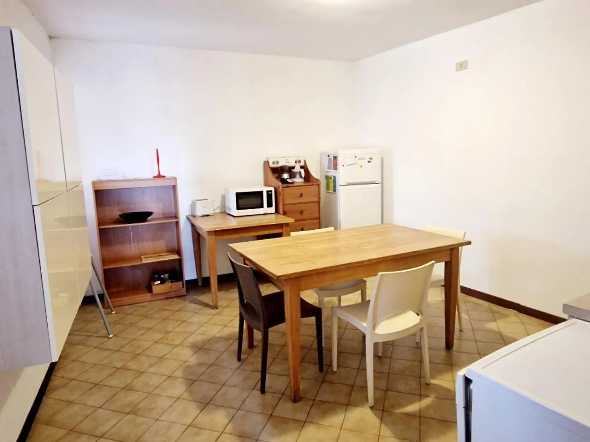 Apartment Borgo Volciano Garda Lake App.2 Roe Italy