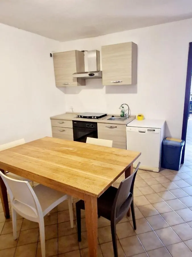 Borgo Volciano Garda Lake App.2 Roe
